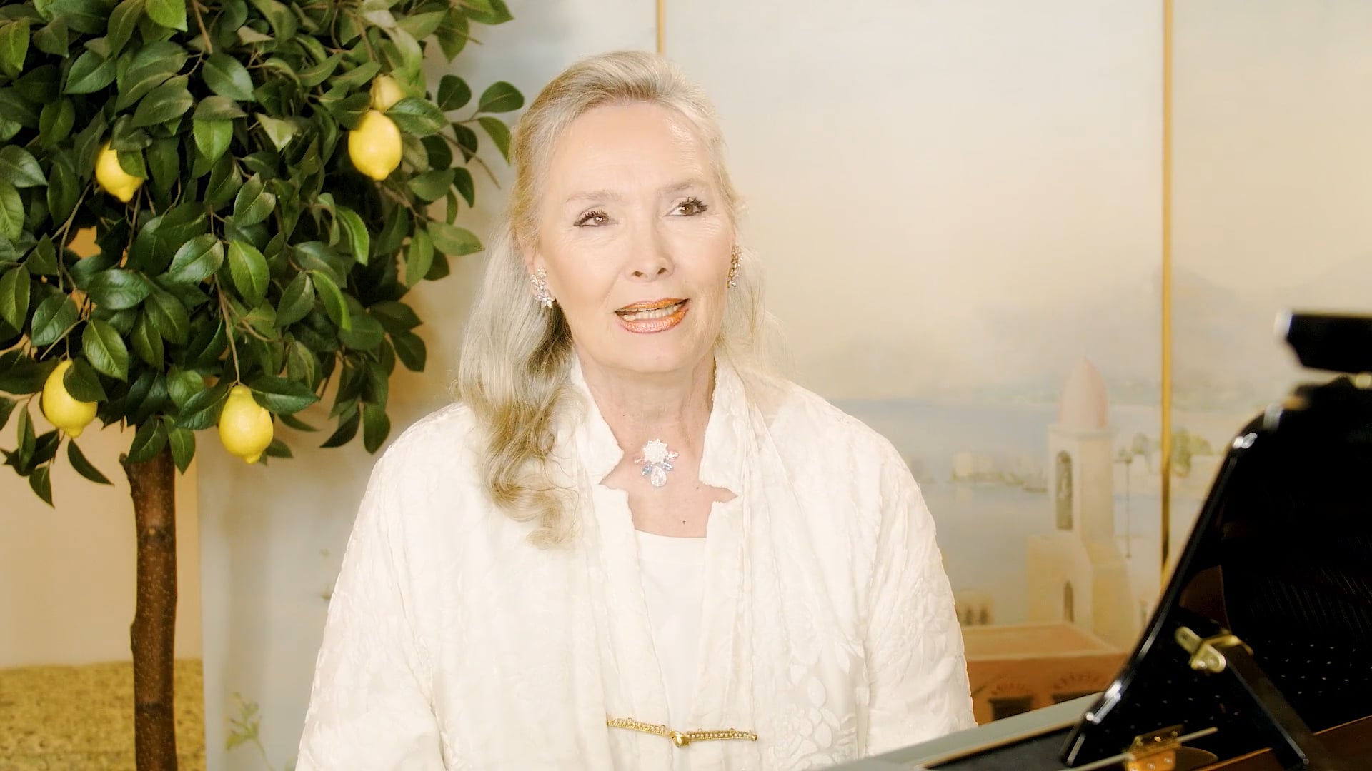 4) Intro. Schubert – Valses Nobles Op. 77 (French)