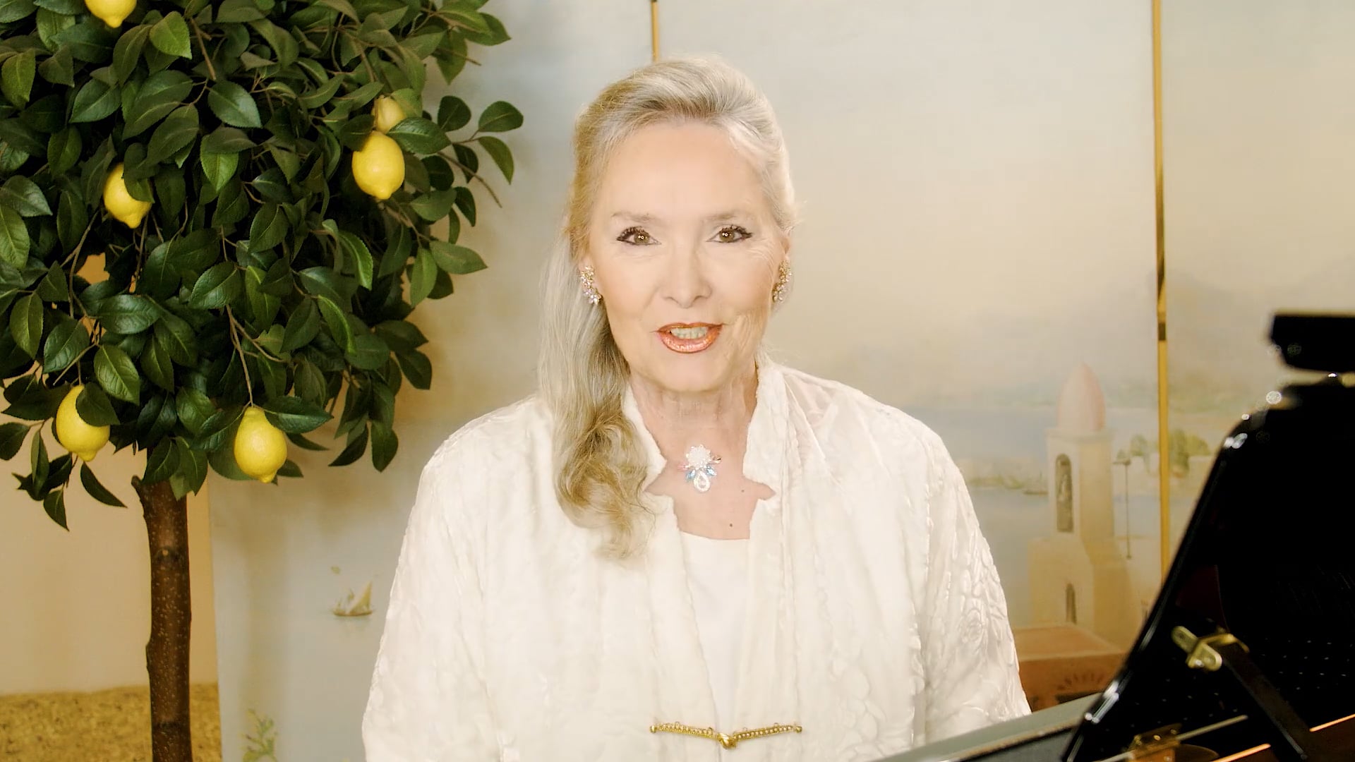 10) Intro. Chopin – Nocturne No. 1 Op. 9 (French)