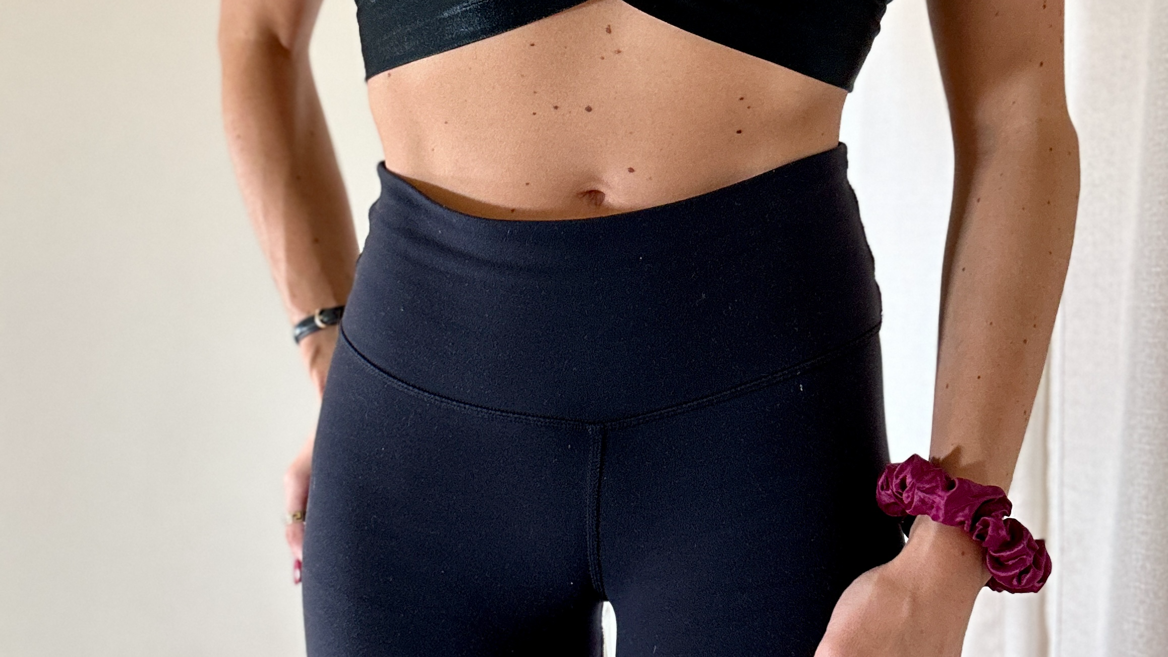 Deep Pilates Flow - The Towel