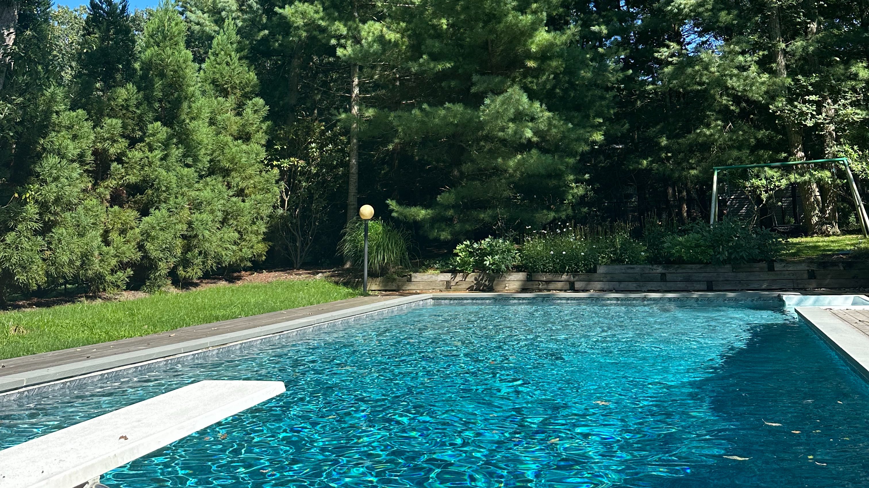 15 Min Weighted Abs and Deep Stretch in the Hamptons