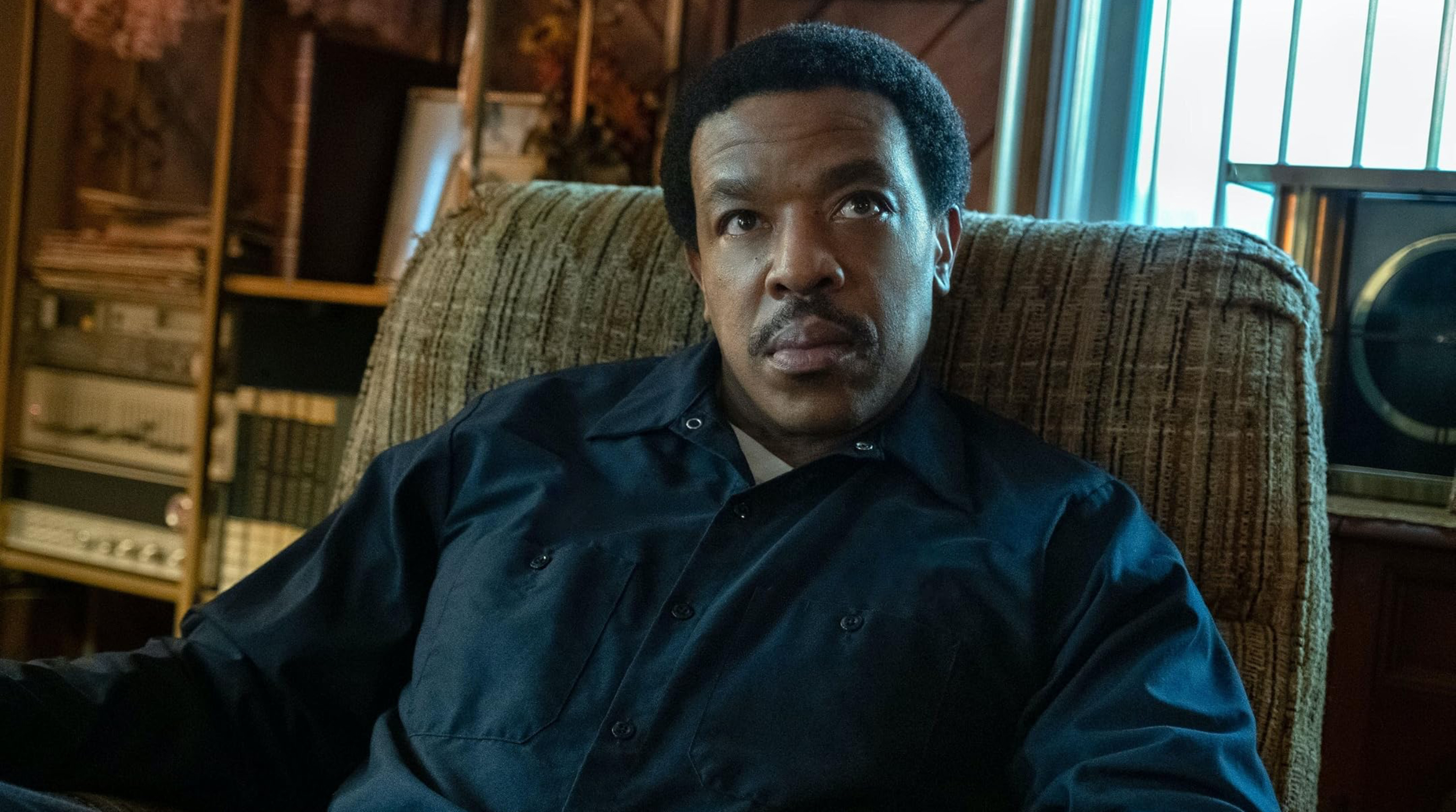 S1.E3 ∙ Love All, Trust Few