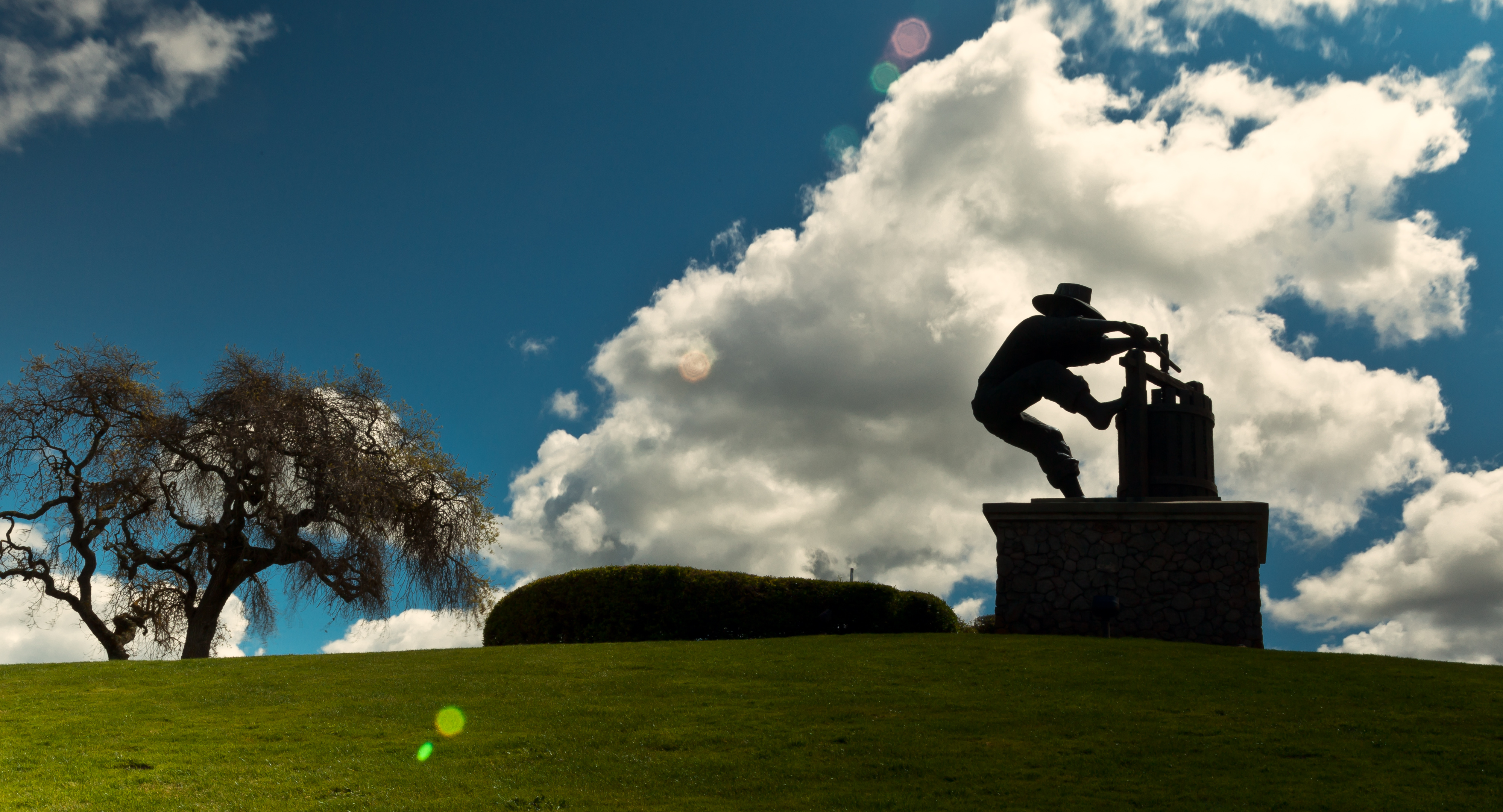 Statue-of-WinePress.jpg