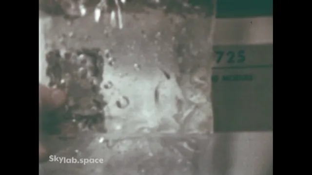 Movie_02_(DOY212 TV-53 Wilberforce Pendulum, Water Drop & Fish SD)