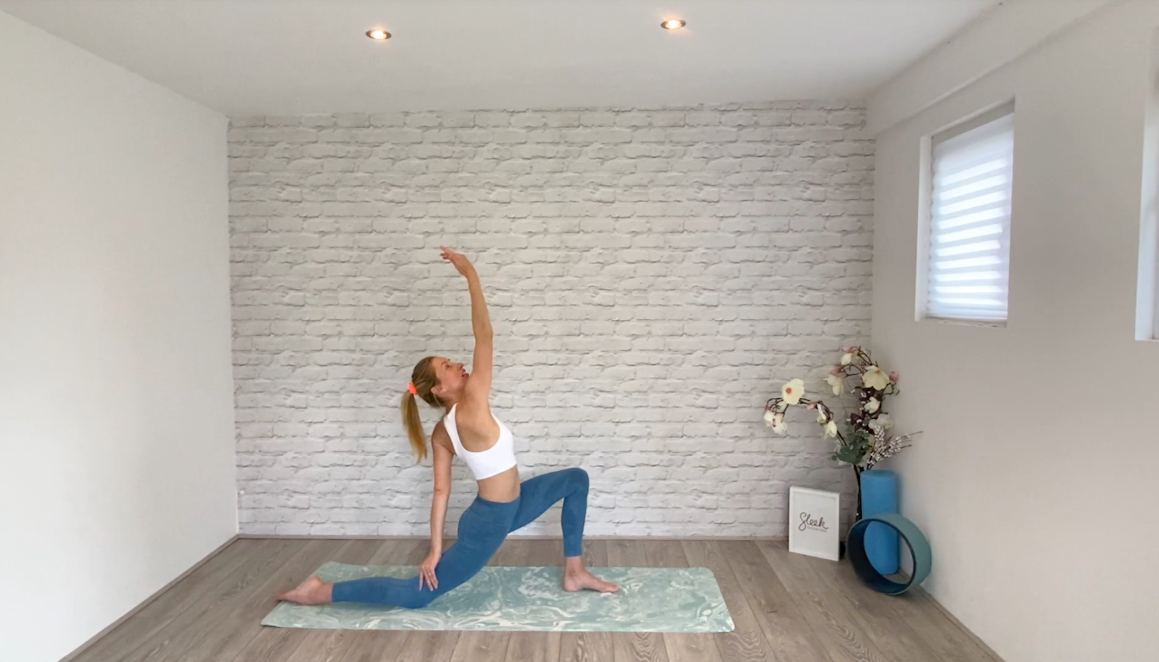 Active stretch and splits