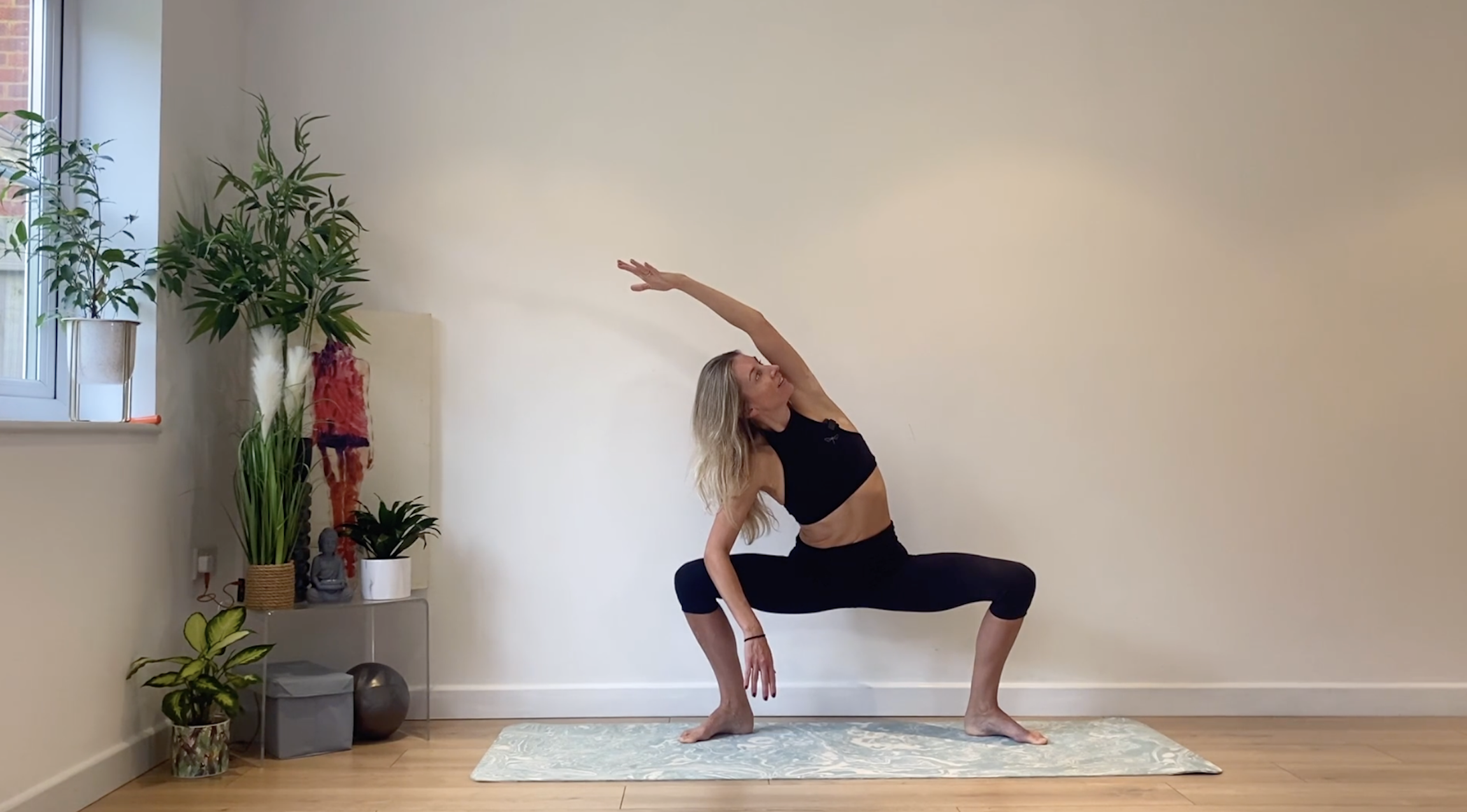 Hips & Twists - Attitude 