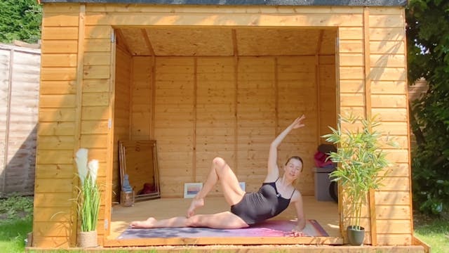 5 Minute Retirée Glute Lift