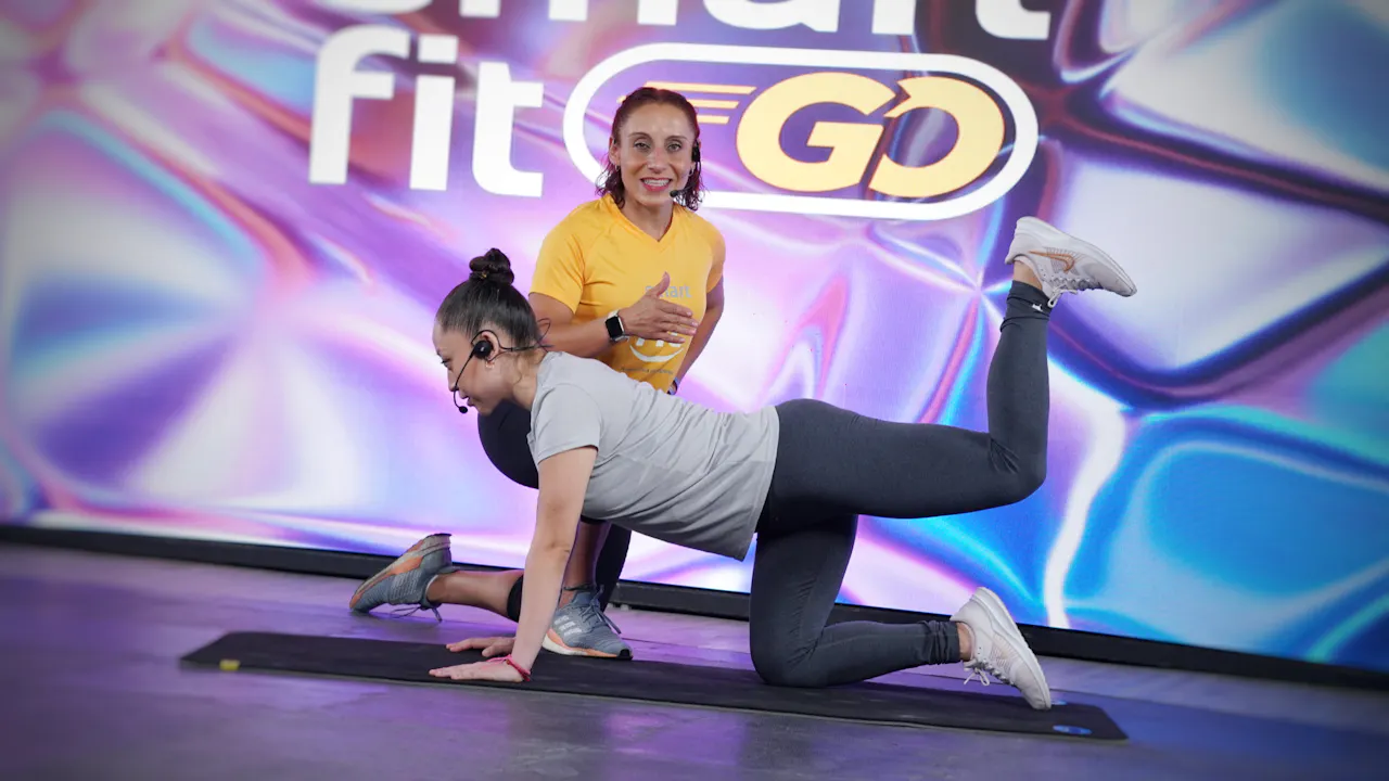 25 min | Glúteos y piernas de acero | Melissa Reyes y Mónica Cortés ...