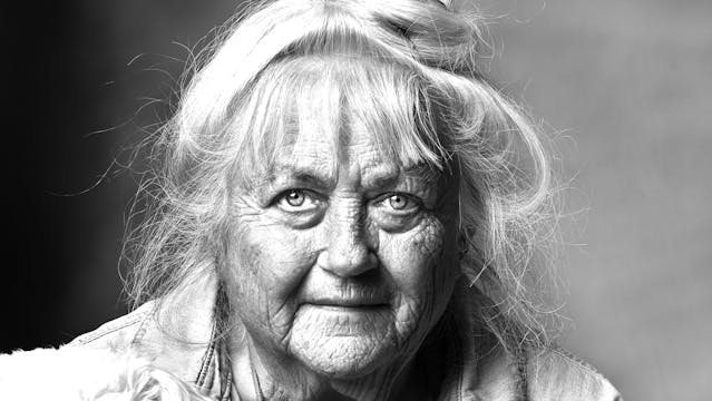 Living In a Van at 80 Years Old-Lindy