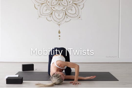 25 Minute Mobility Flow | Twists