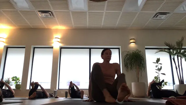 Live Sol Stretch with Regan, 1.28.24