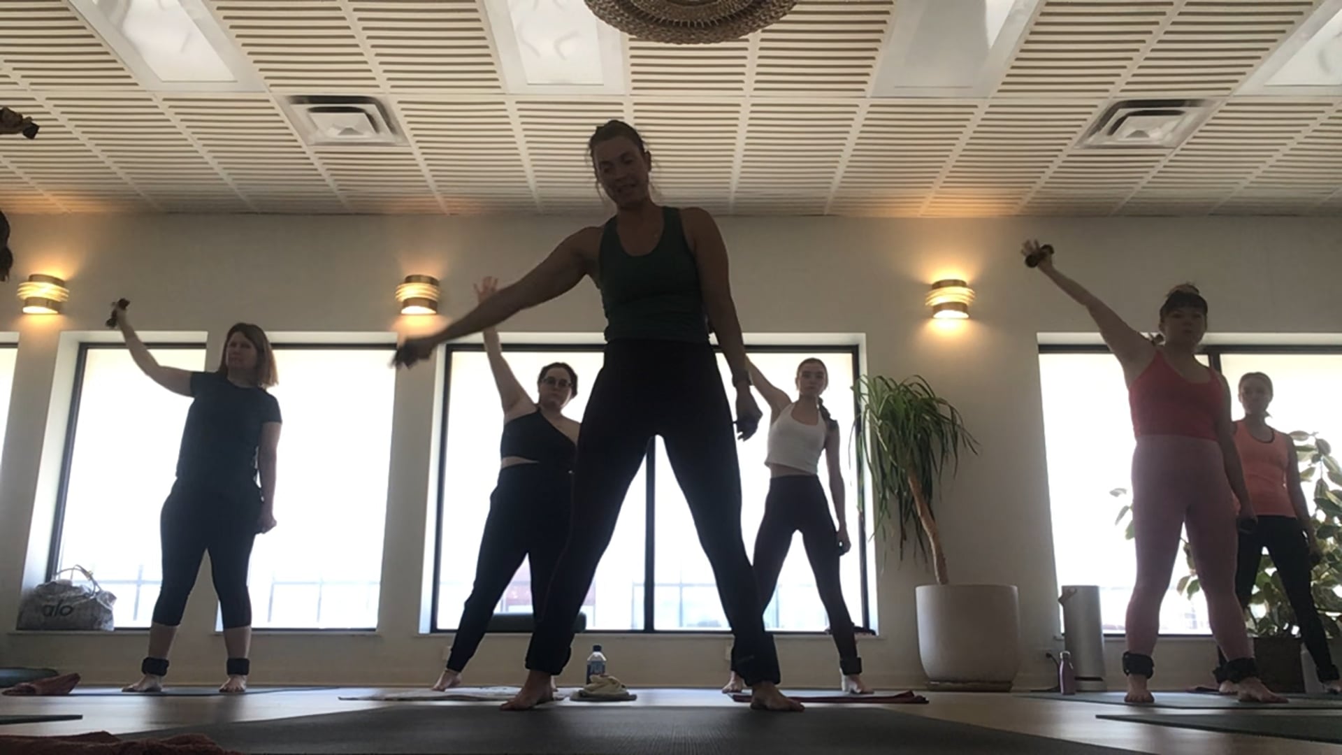 Live Beginners Sol 30/30 with Laura, 3.1.25 (Full verbal cues)