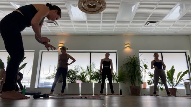 Live Essentials Sol with Amanda, 5.3.22