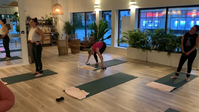 Live Essentials Sol with Danielle, 8....