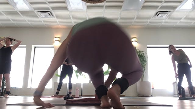 Live Essentials with Laura, 7.24.23