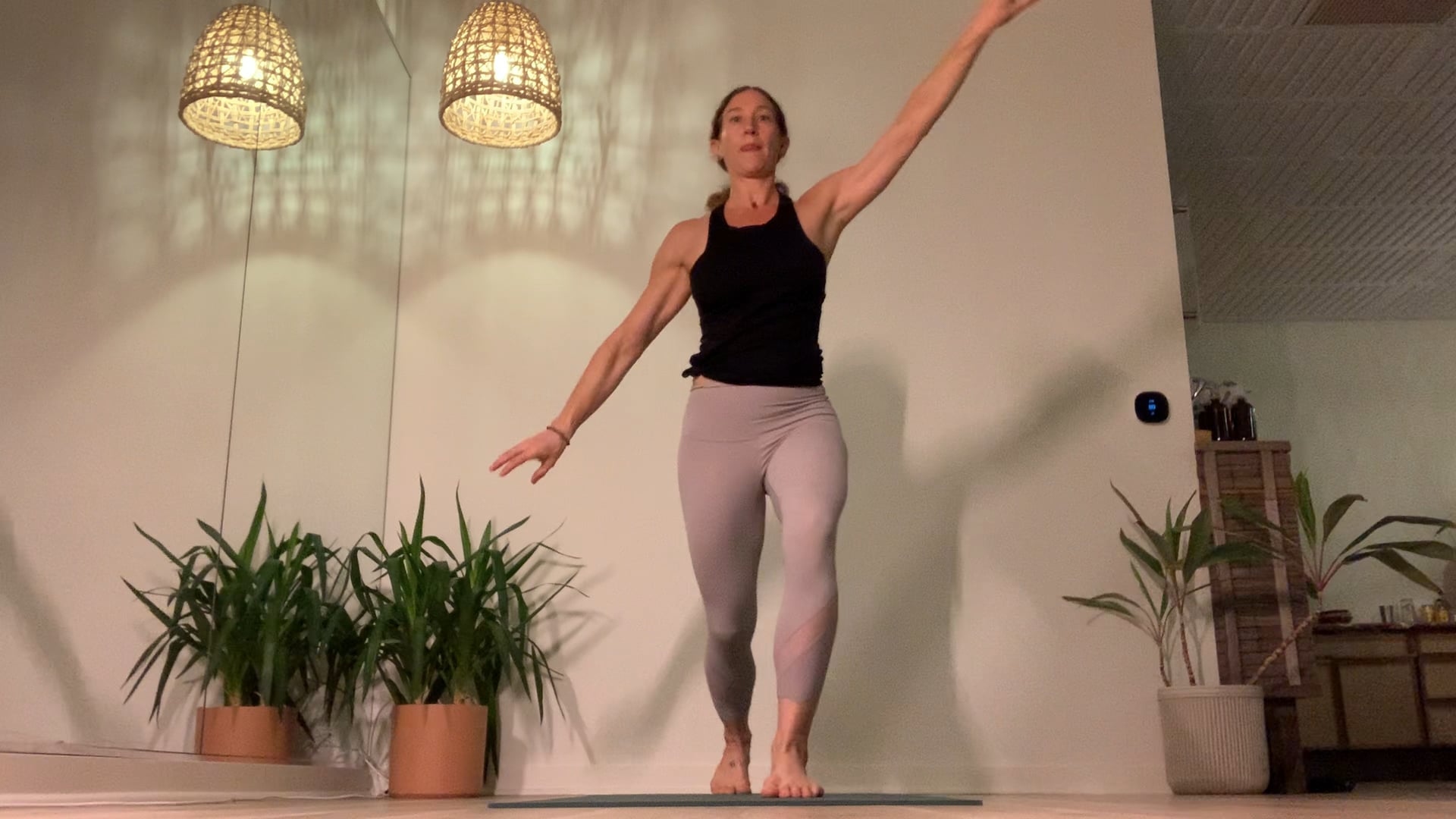 Live 30 Minute Signature Sol with Regan, 11.13.20