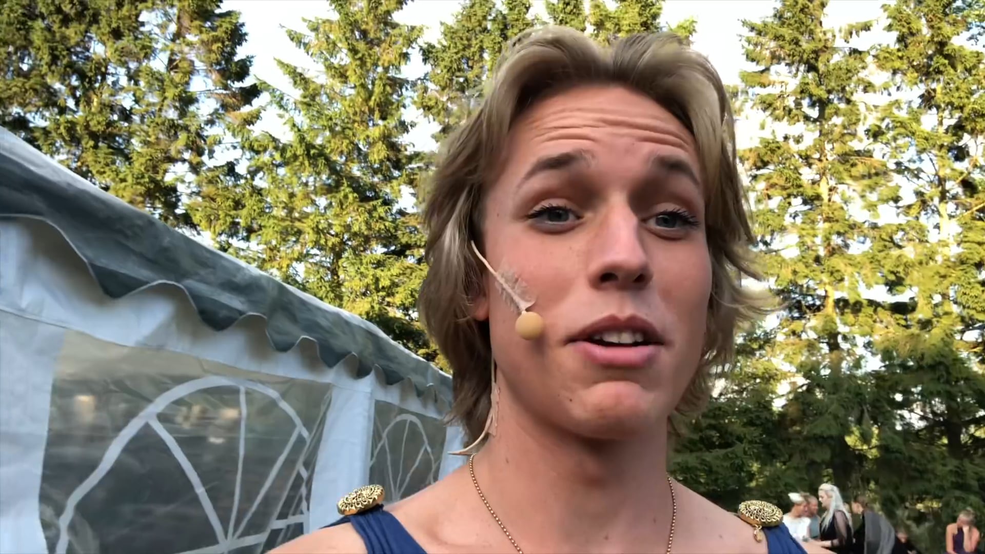 Lär känna skådespelarna