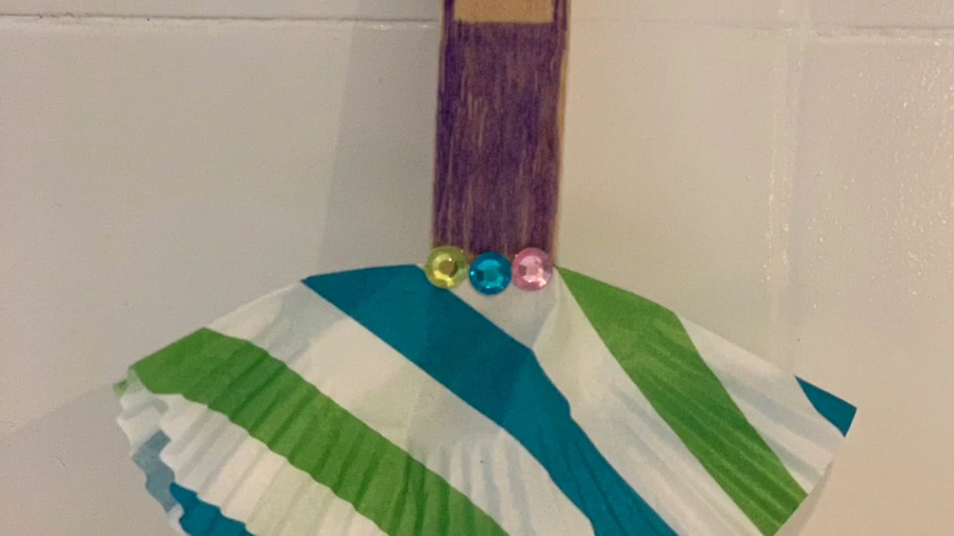 Miss Sophie Makes Popsicle Stick Ballerinas!