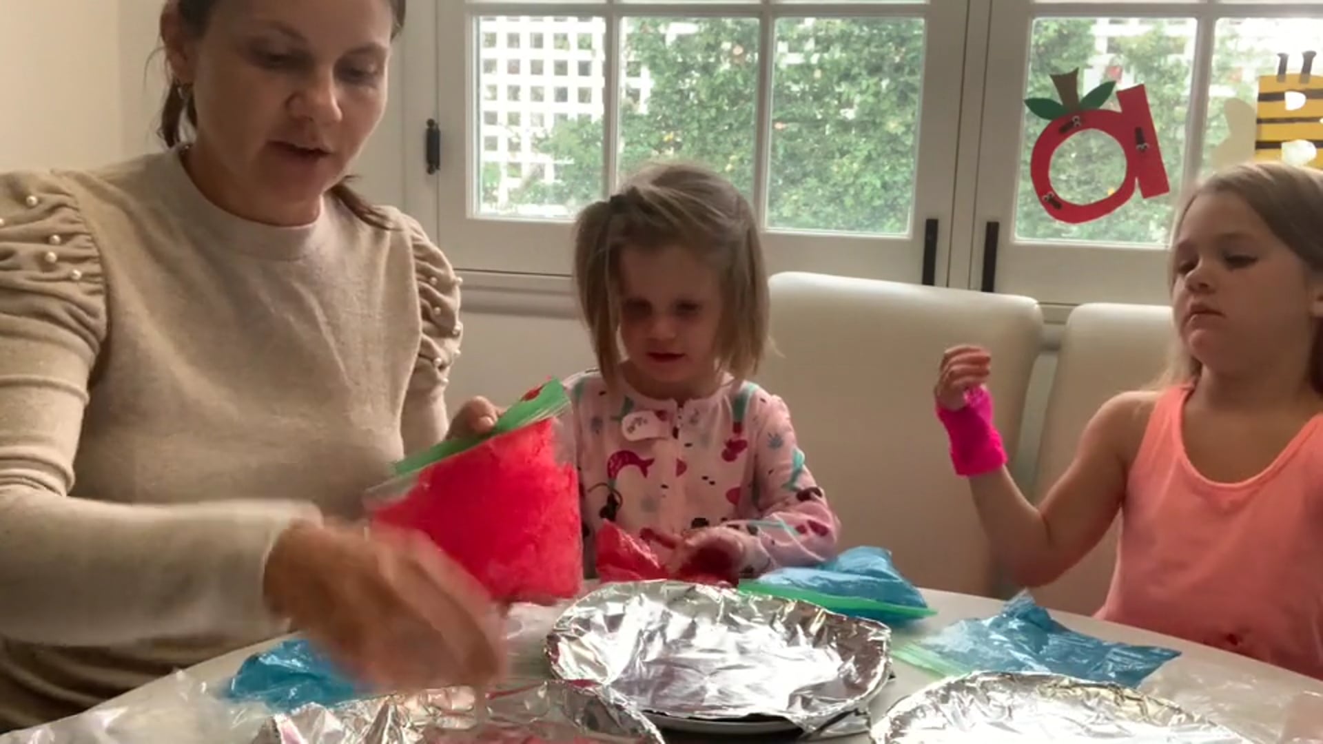 Macaroni Necklaces with Miss Sophie