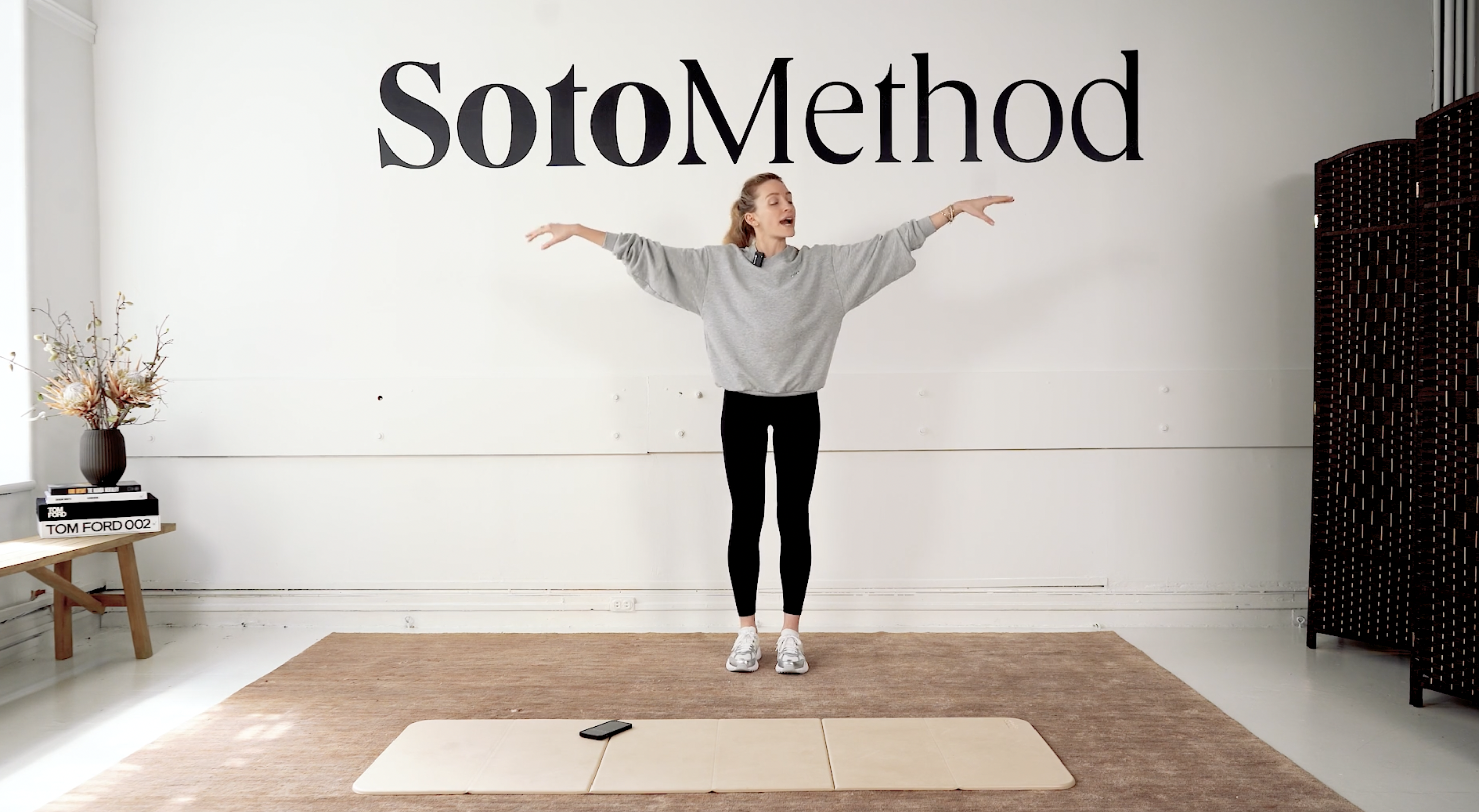 20 Min No Cardio Sculpt (3-Weeks Pregnant)