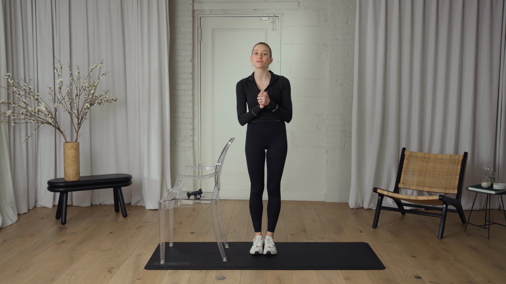 15 Min Standing Sculpt