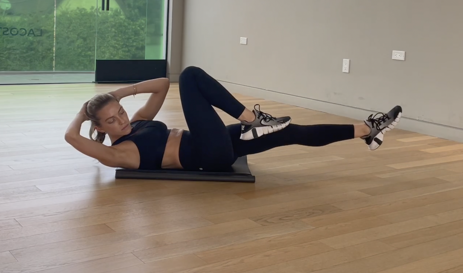 DAY 14 - 5 Min Express Abs on Back