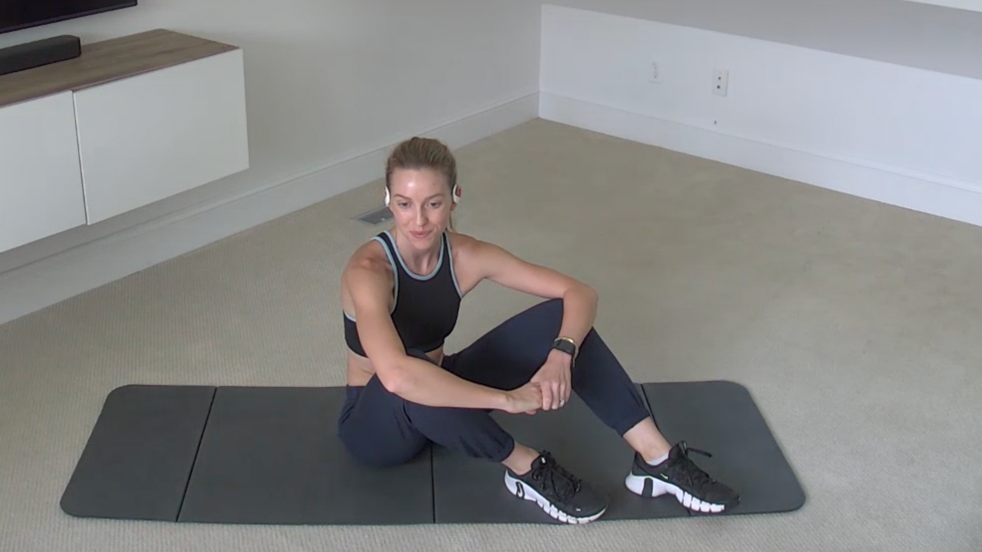 DAY 35 - 5 Min Express Abs on Back