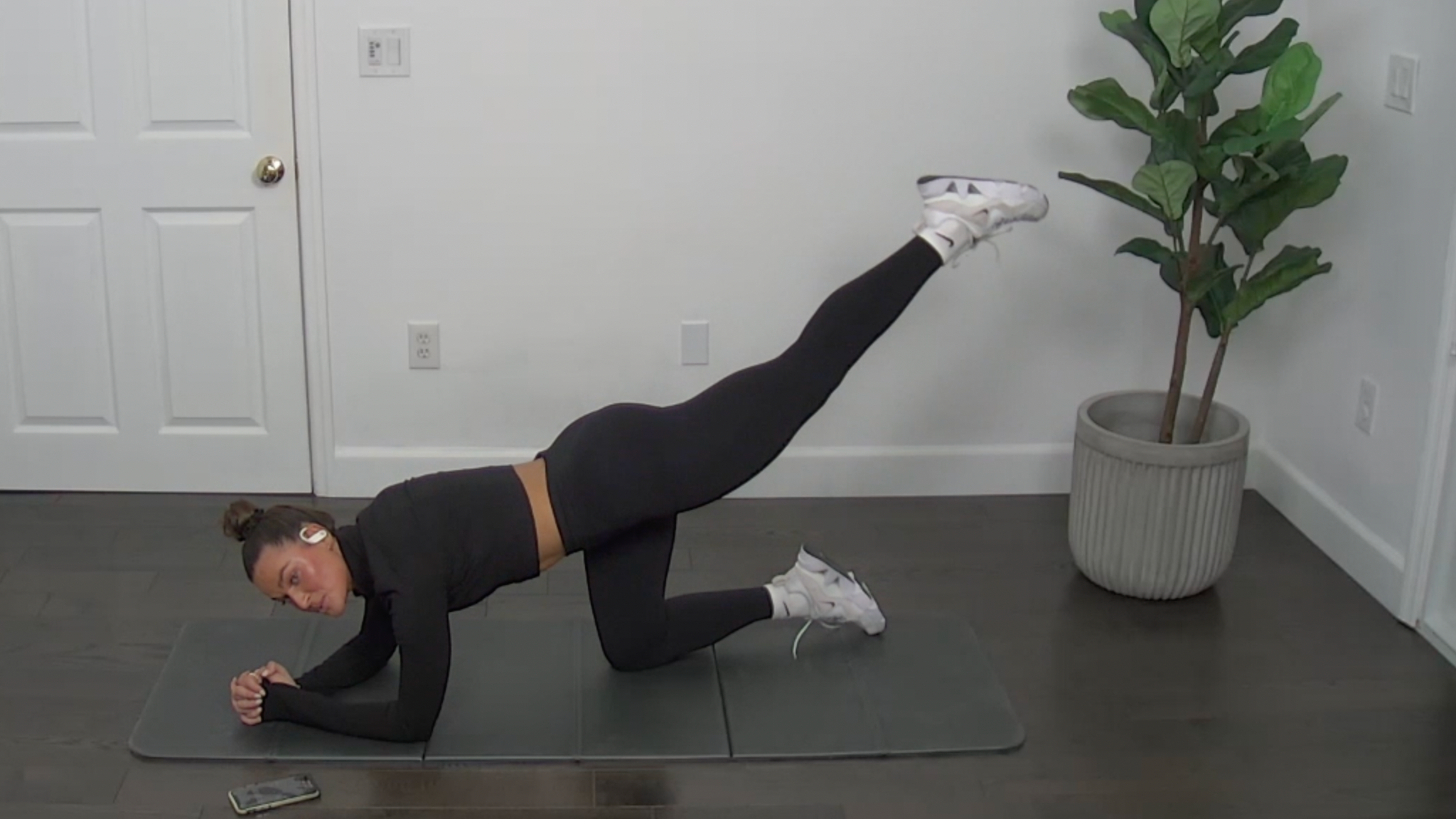 DAY 6 - 10 Min Express Glutes