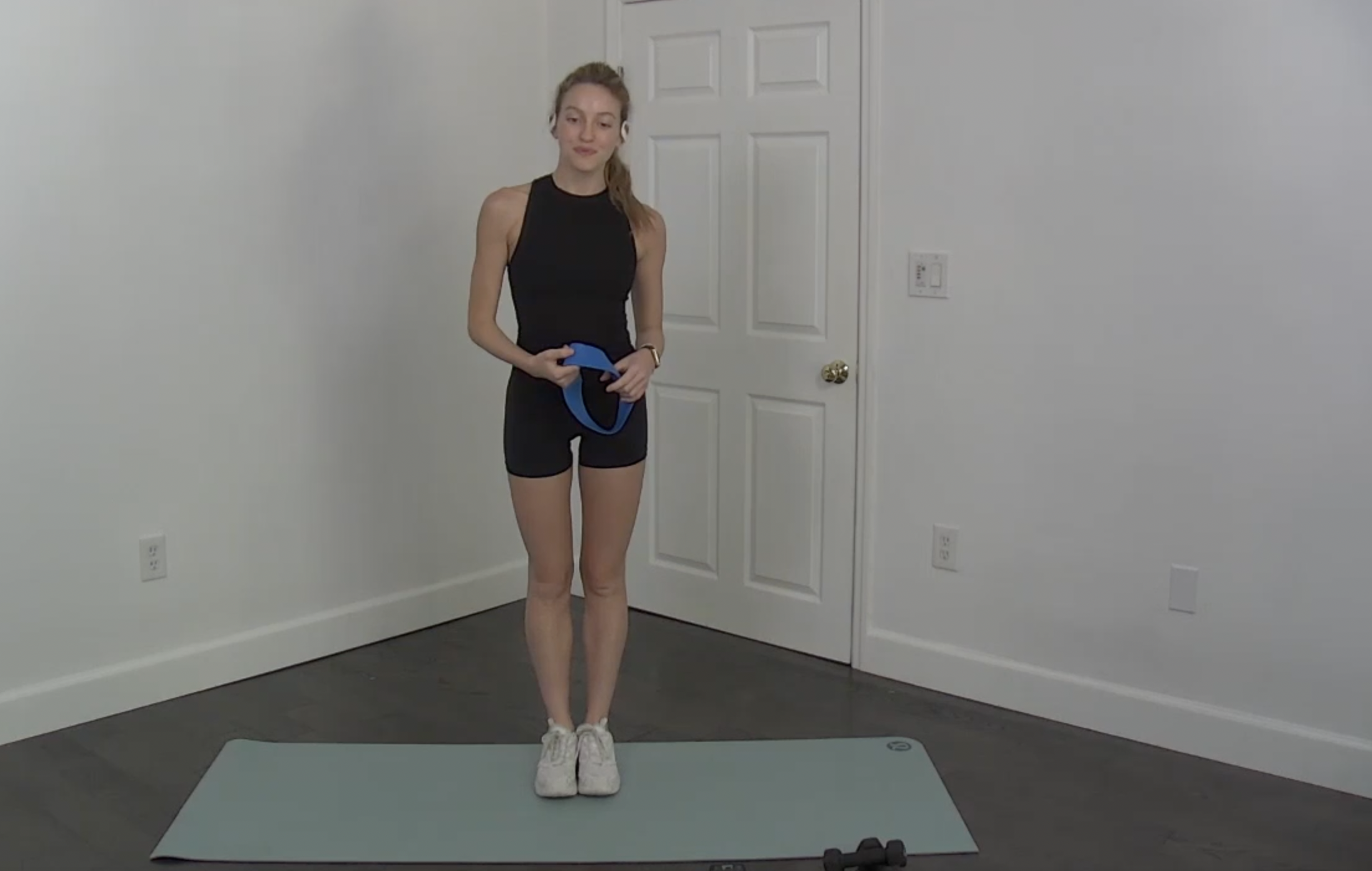 DAY 28 - 5 Min Express Legs + Glutes