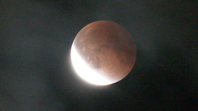 Super Blood Moon: Spectacular Eclipse