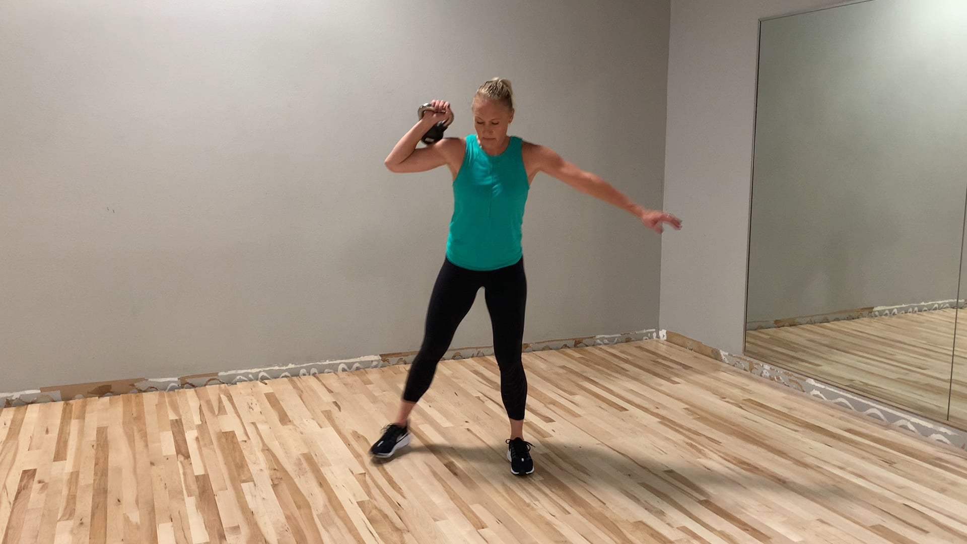 Swing to Reverse Lunge
