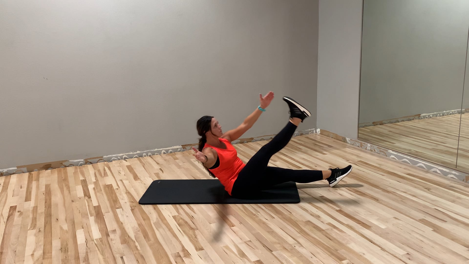 Full Cross sit up with alt leg lift 