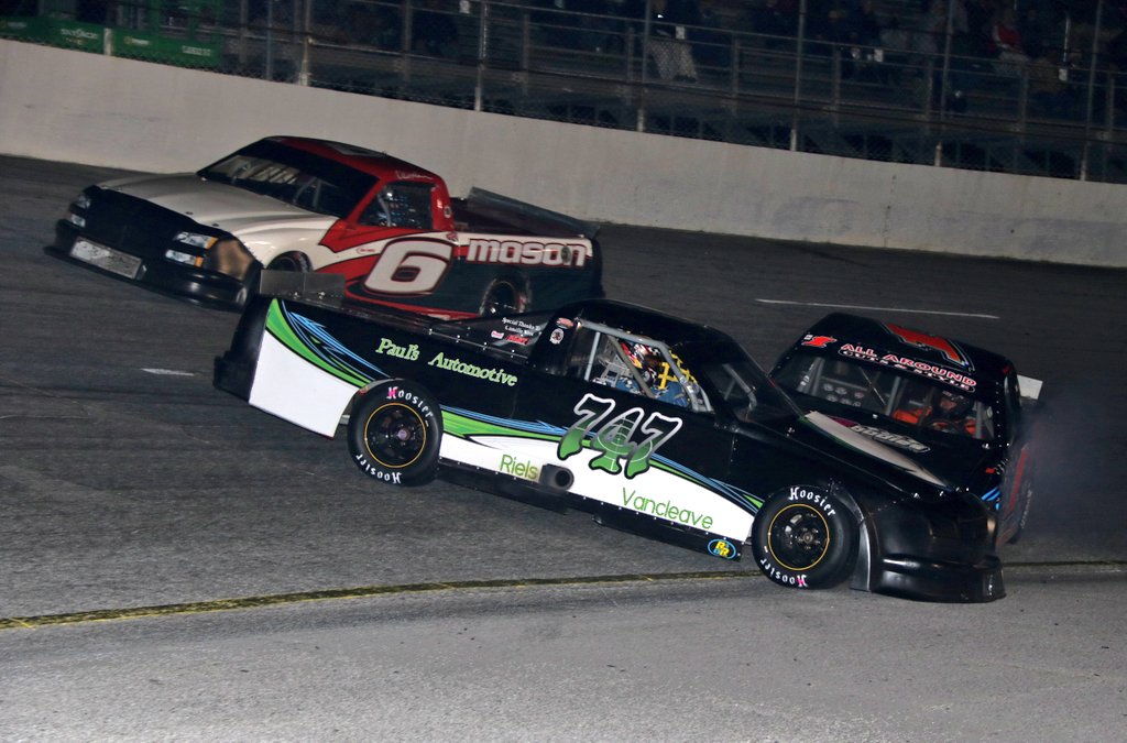 Snowball Derby Pro Trucks Highlights - Dec. 3, 2020