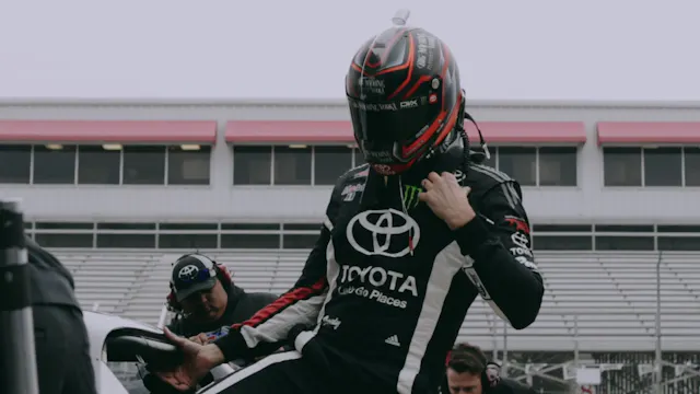 Kyle Busch at Thanksgiving Classic - ...