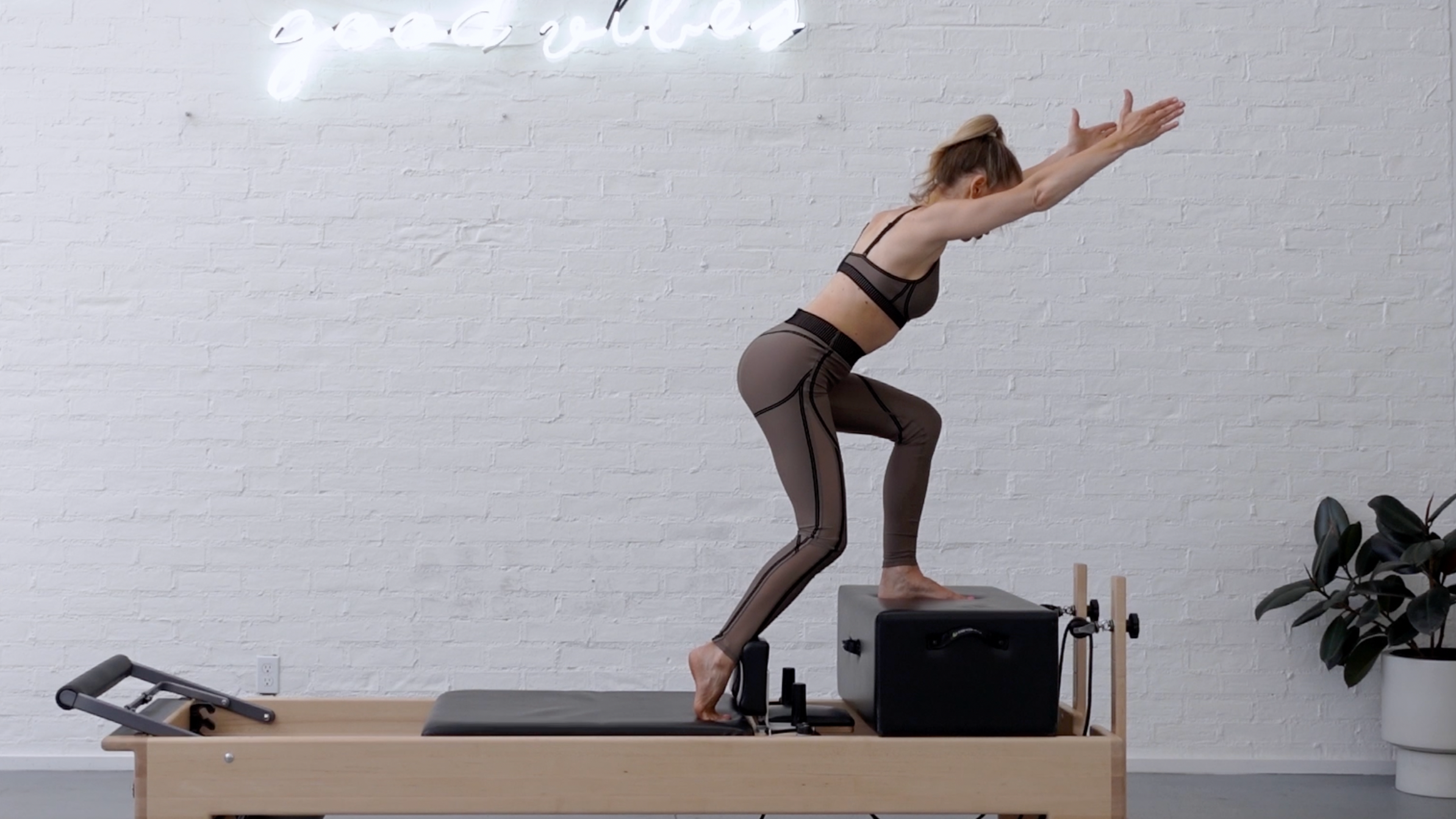 30 Minute Hamstrings + Obliques