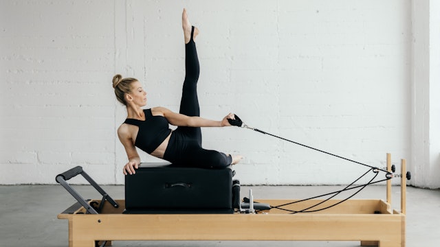 Single Leg Stretch: A Classic Pilates Ab Exercise – Custom Pilates and Yoga