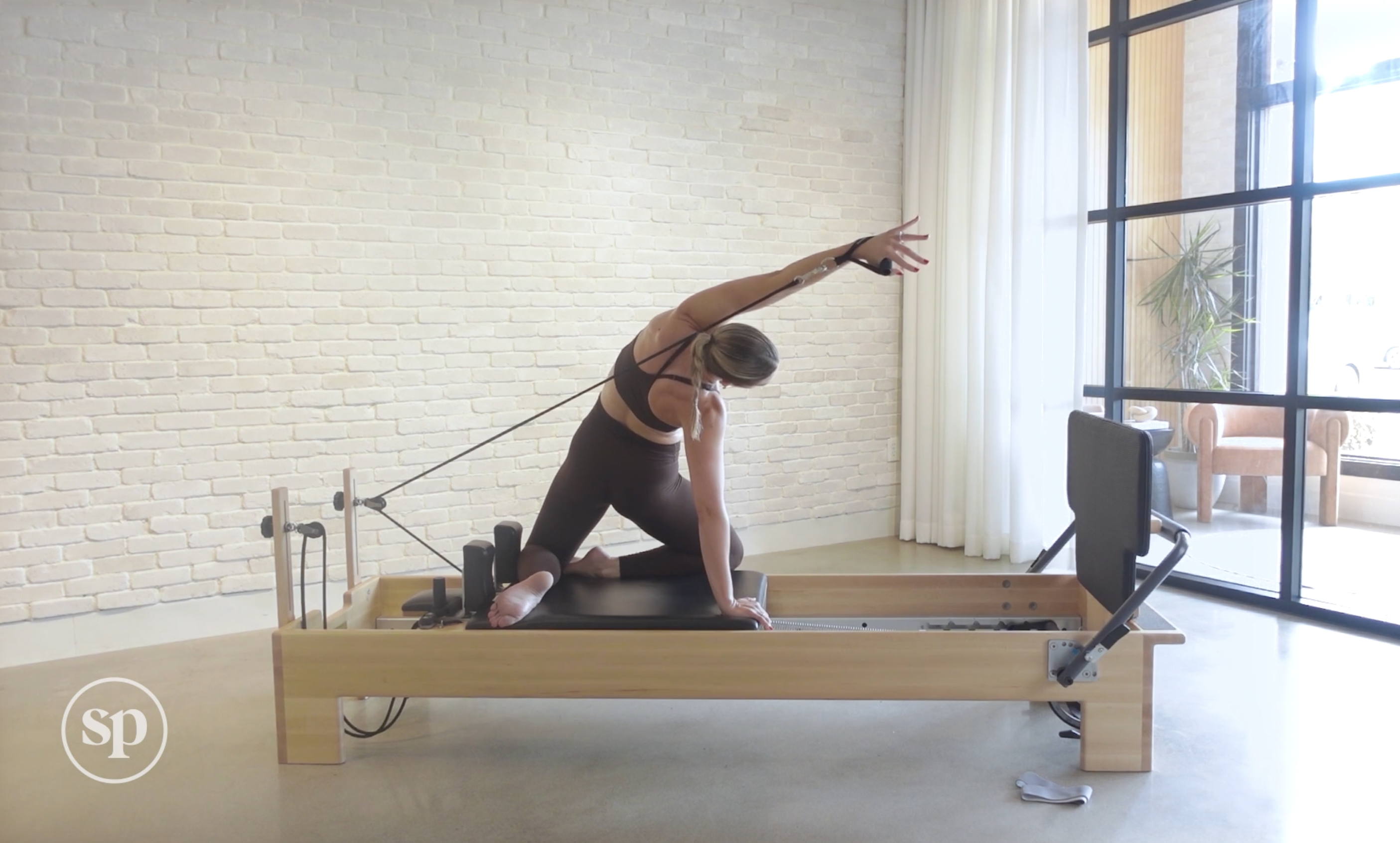 35 Minute Jumpboard Sculpt with Danielle