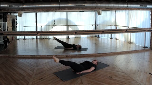 BARRE + CORE 45 with Amber