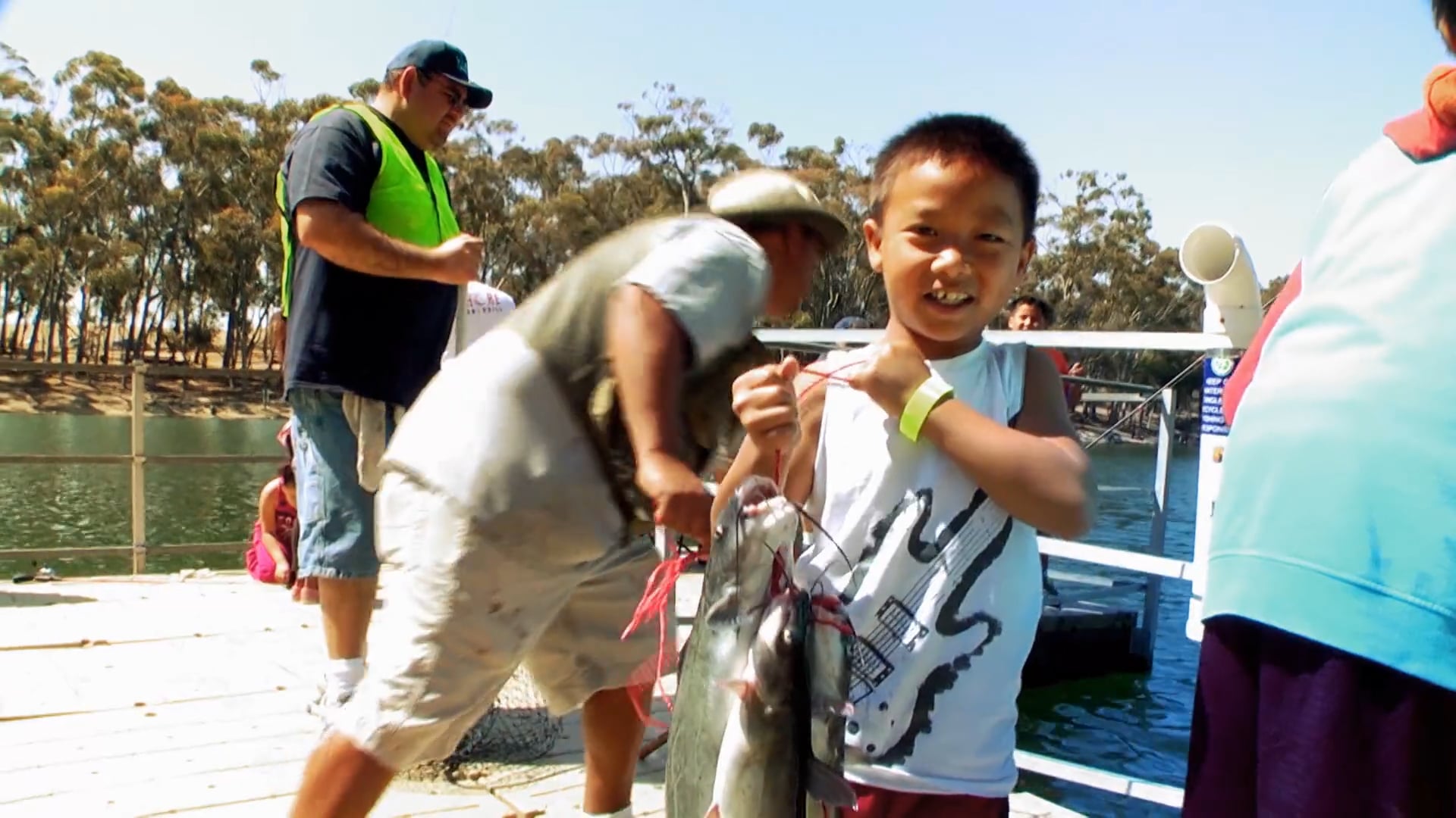 573 Small Boat Breakwall