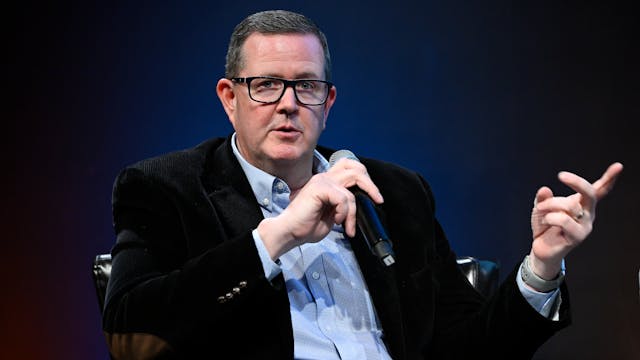 How to Manage a Remote Video Producti...