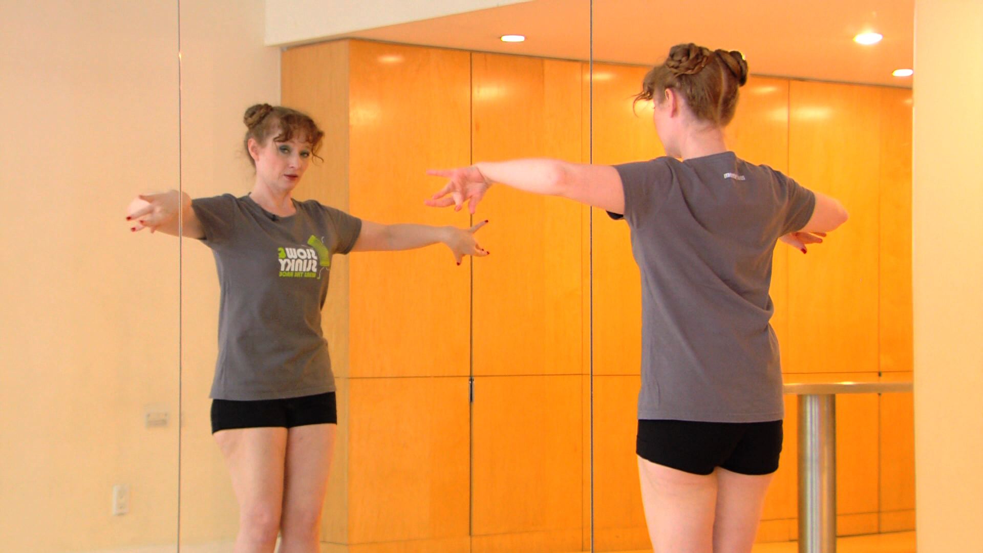 0:07 Hands and Wrists 5: Inside Hand Circle