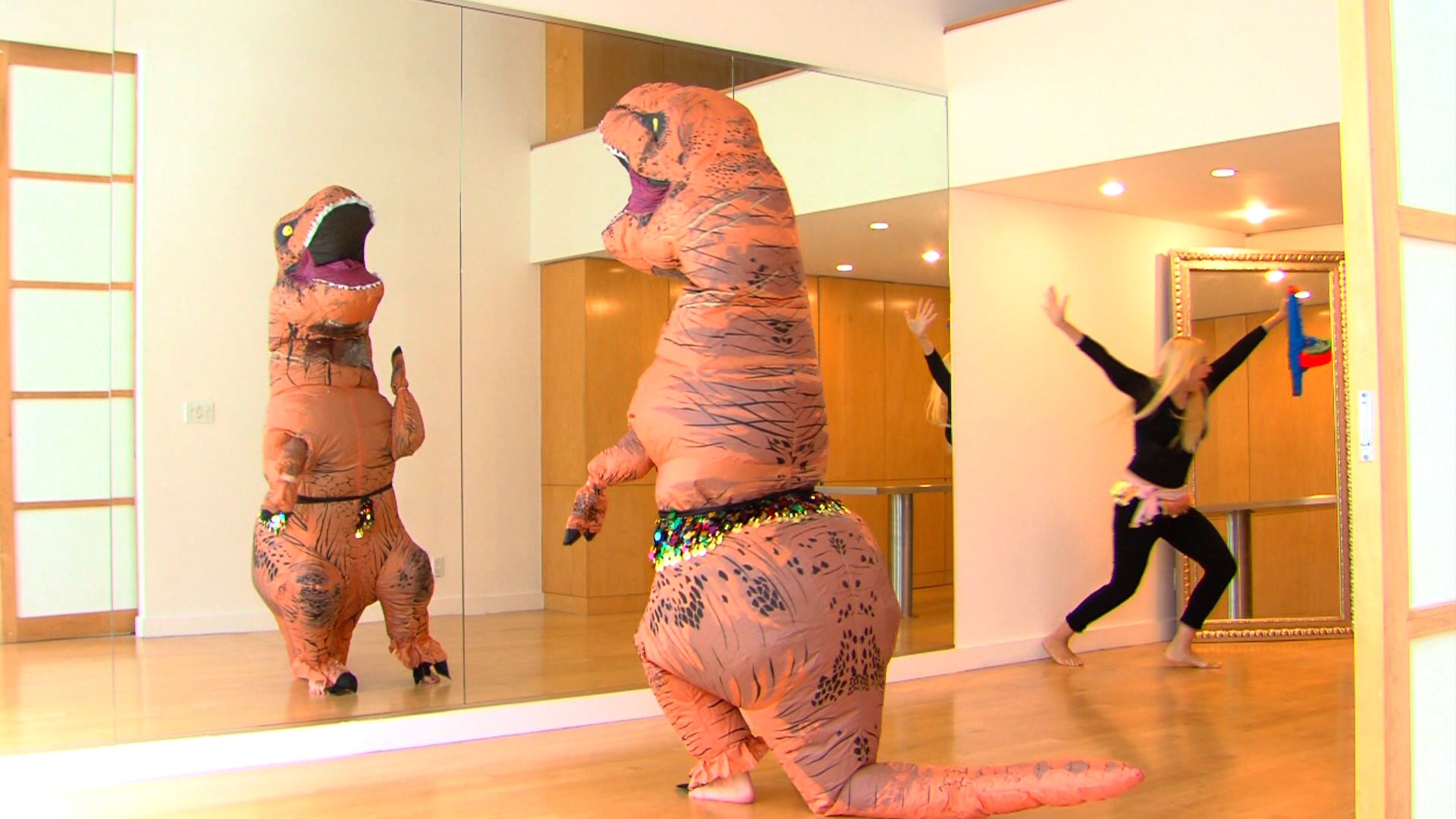 T-Rex Demonstrates Her Veil Skills