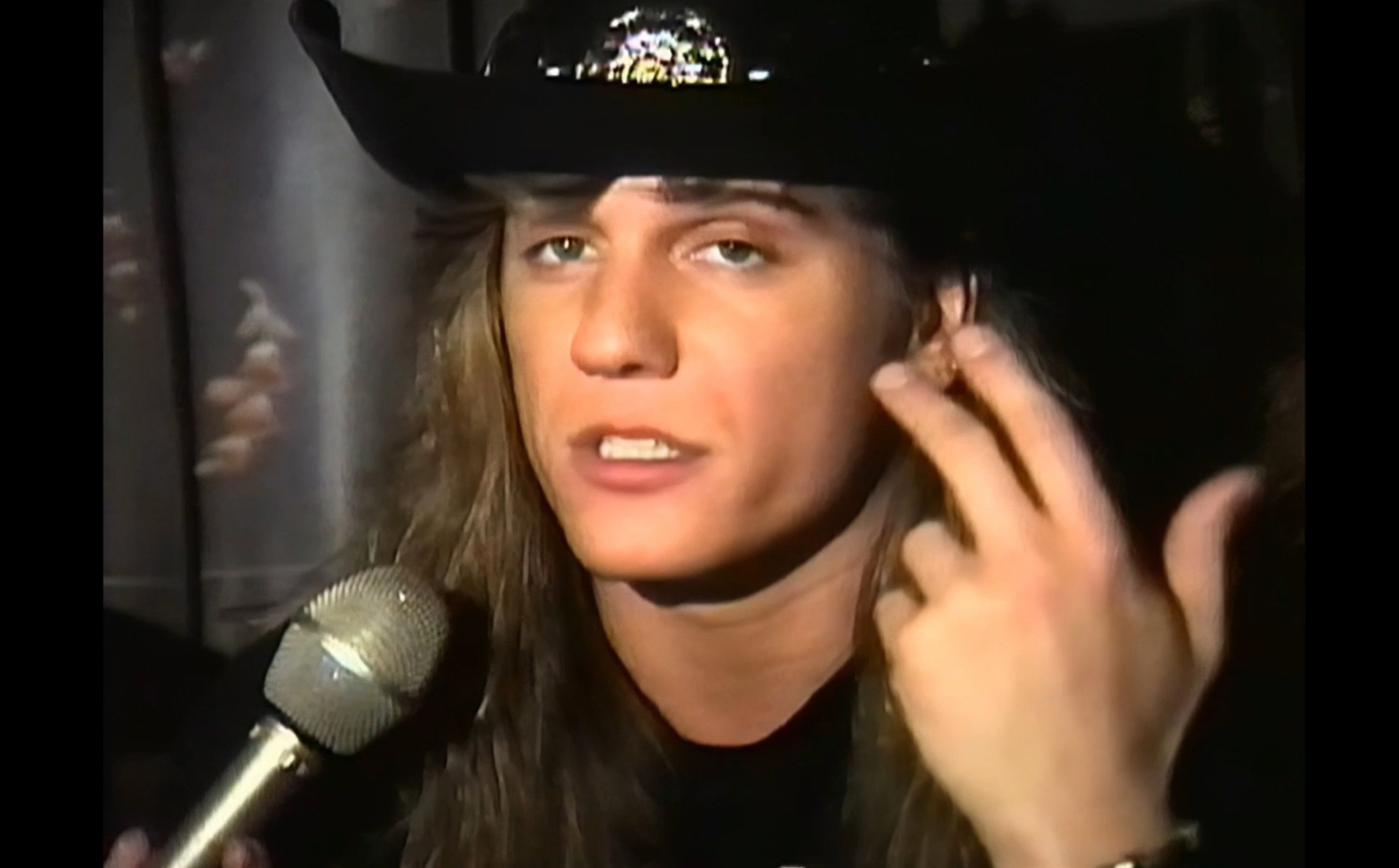 Tour bus interview in Baltimore, MD (USA) - May 2, 1991