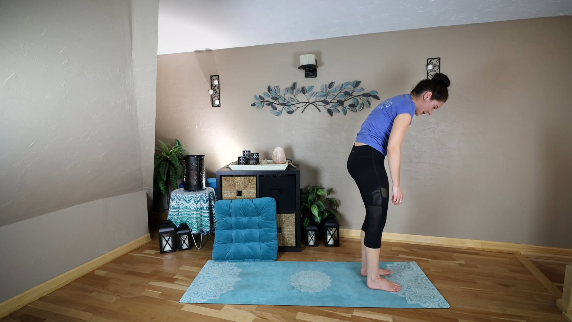 Q - 60min Vinyasa with Stephanie