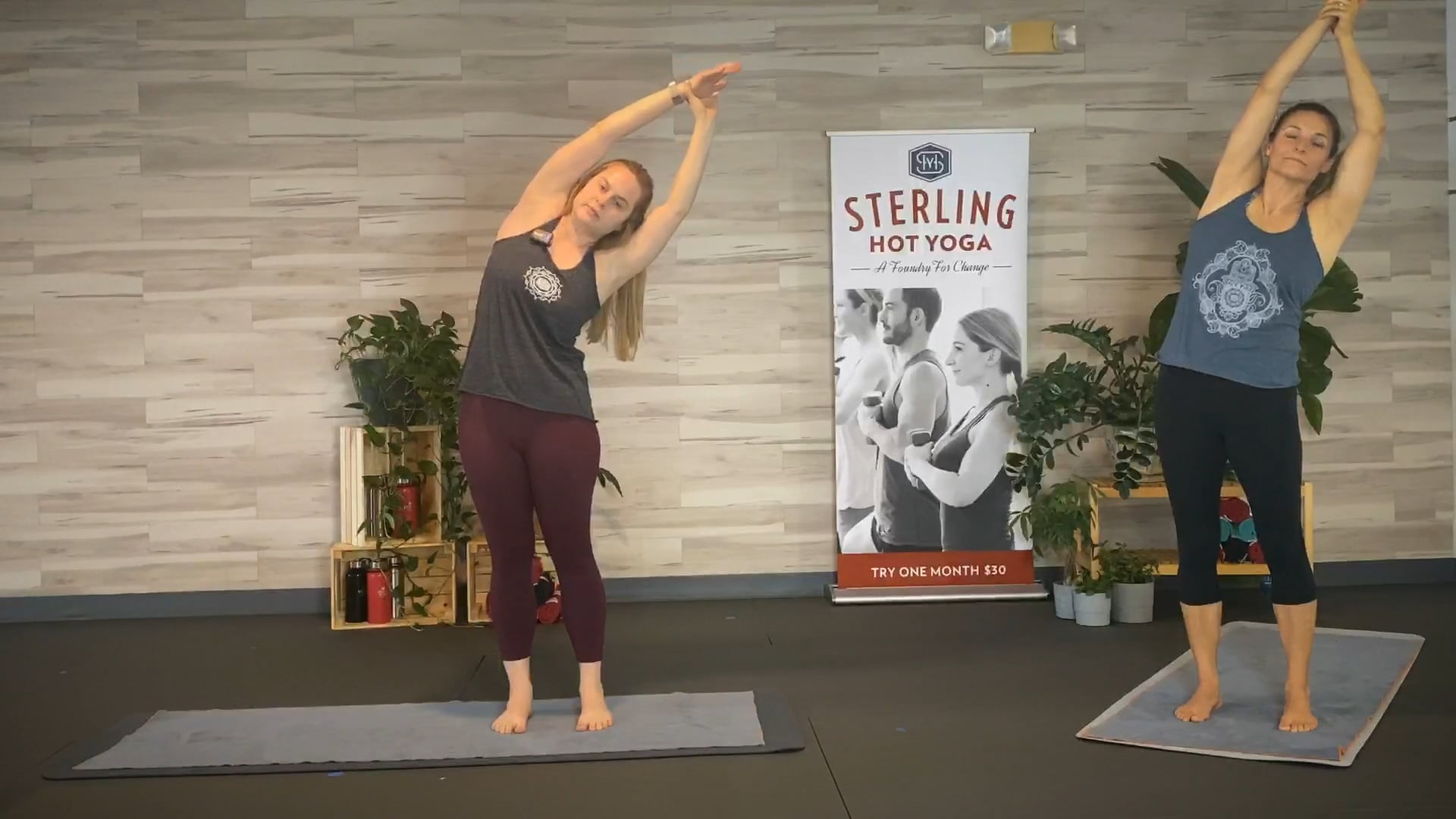 I - 45 min Vinyasa With Amanda