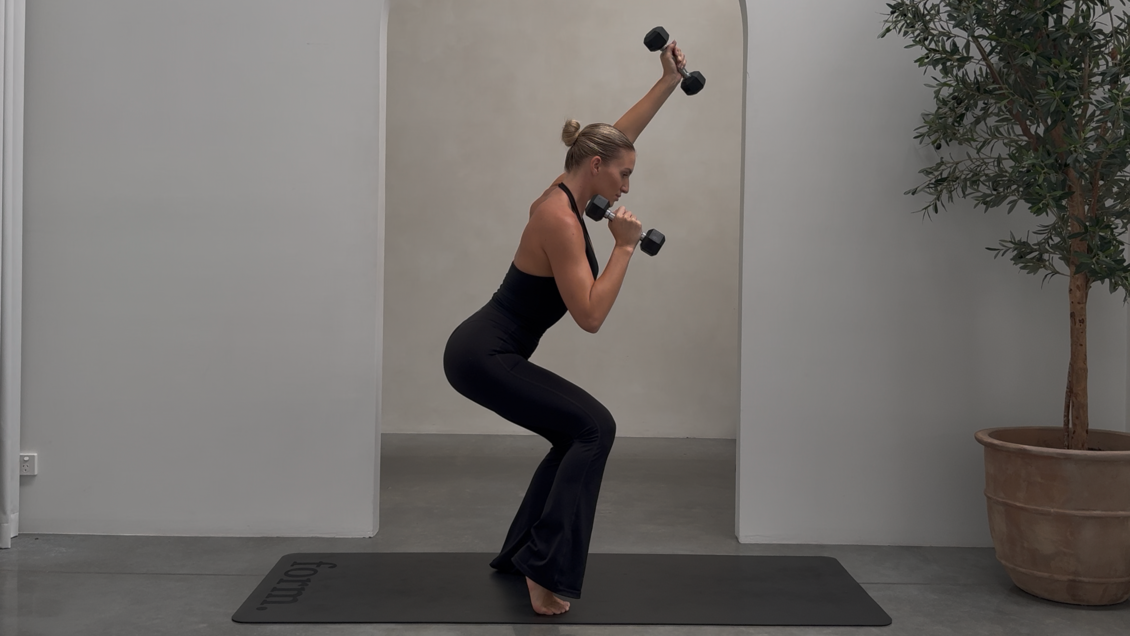40 MINUTE FULL BODY STRENGTH: LIGHT WEIGHTS + ANKLE WEIGHTS