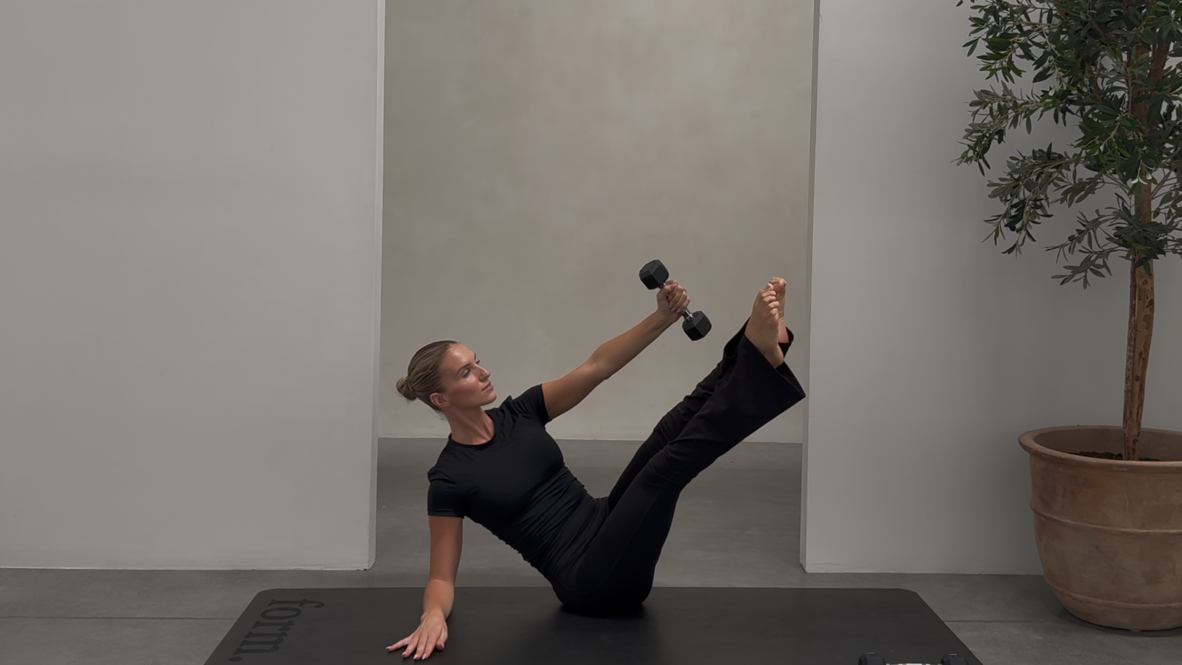 45 MINUTE FULL BODY STRENGTH: LIGHT WEIGHTS + ANKLE WEIGHTS
