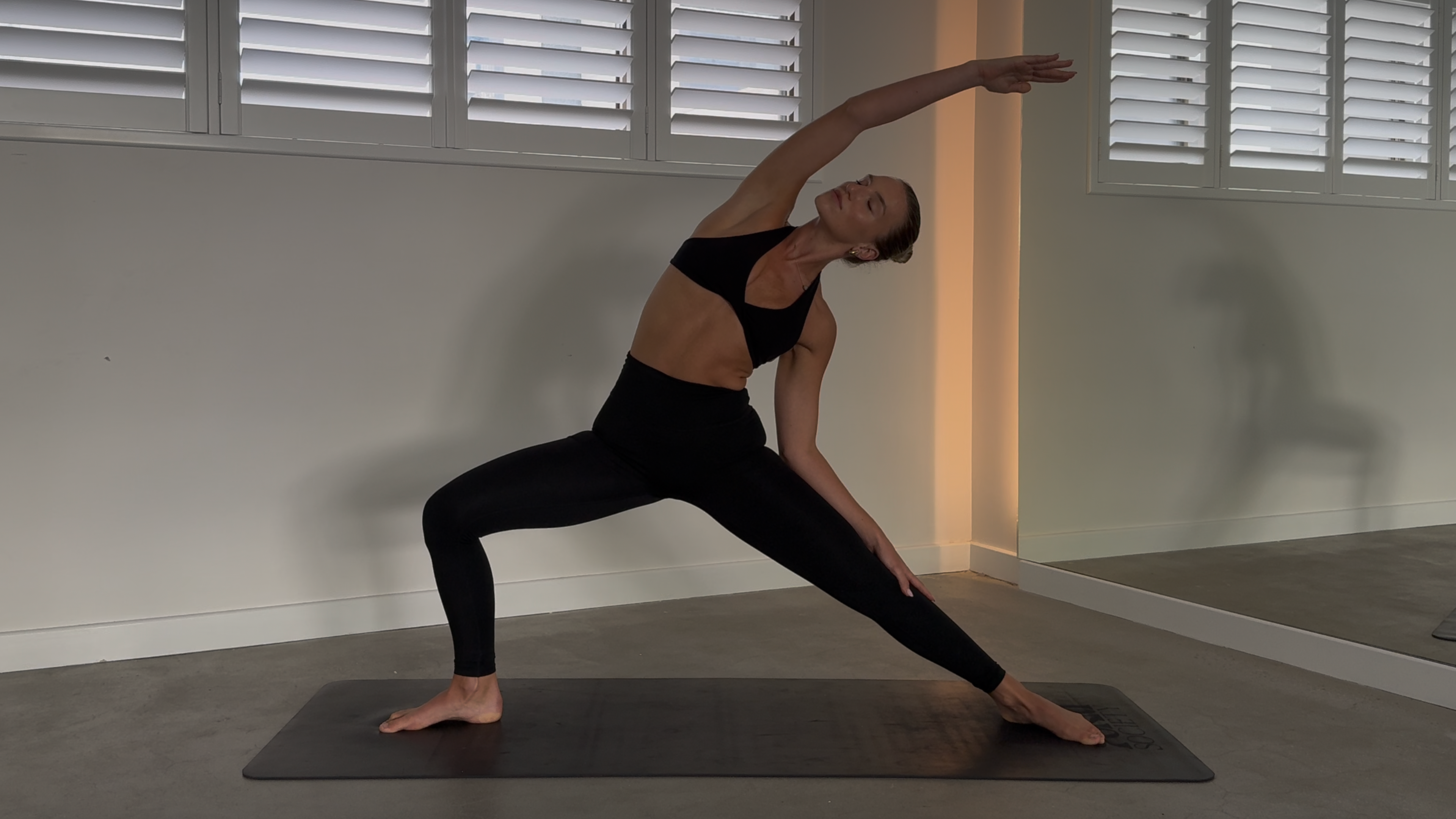 40 MINUTE FULL BODY STRETCH: SPINAL FOCUS