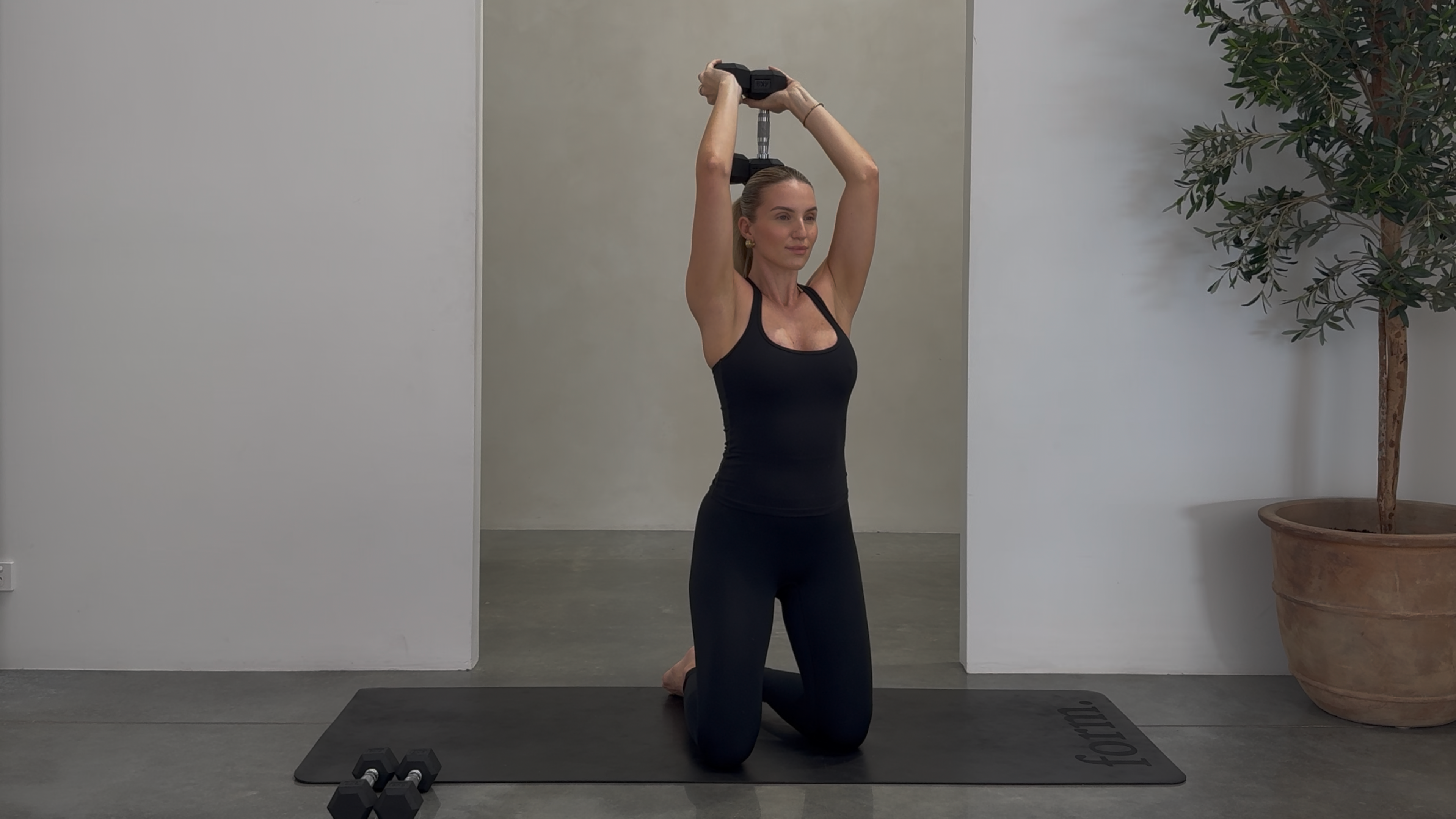 20 MINUTE UPPER BODY STRENGTH: MEDIUM + LIGHT WEIGHTS