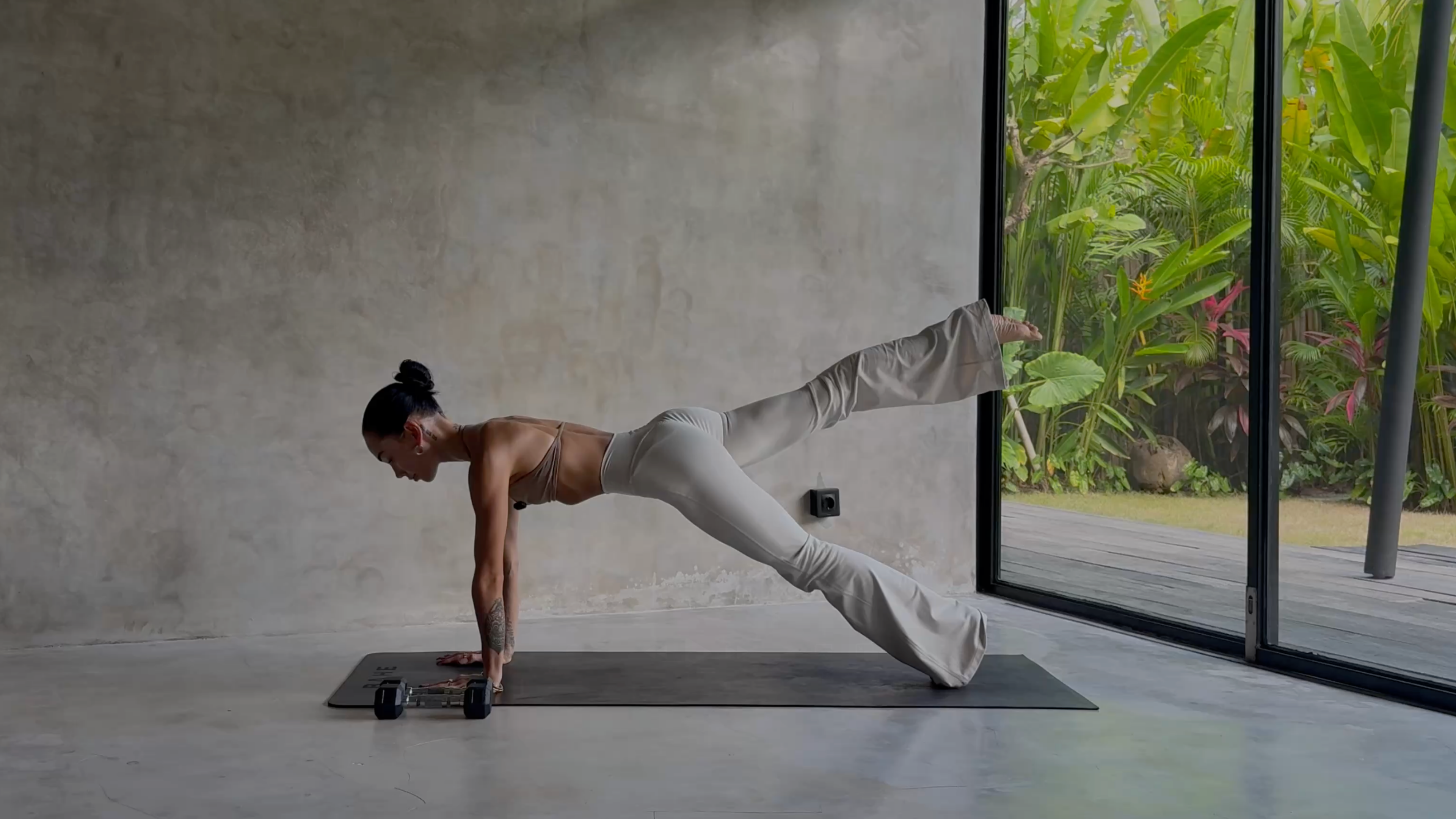 40 MINUTE FULL BODY STRENGTH: WEIGHTS + ANKLE WEIGHTS (Youtube Archive)