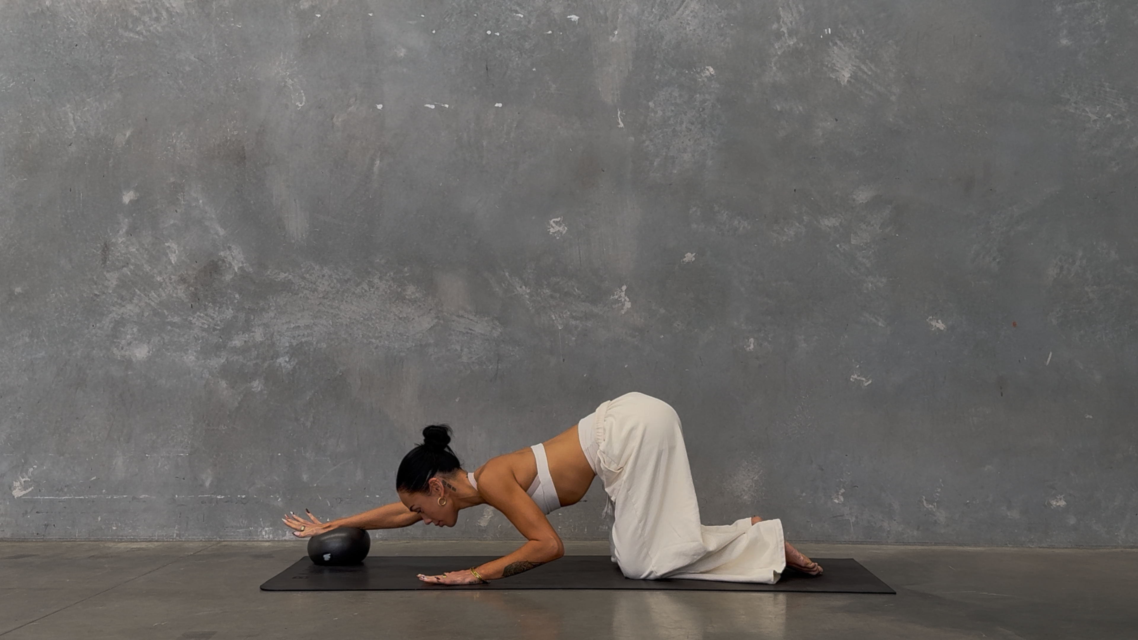 25 MINUTE EXPRESS UPPER BODY & CORE SCULPT: BALL